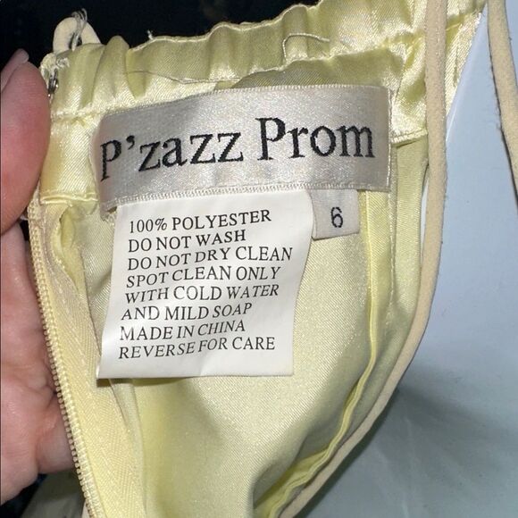 P’Zazz Prom beaded Elegant Yellow Prom Gown Size 6 - Picture 5 of 14